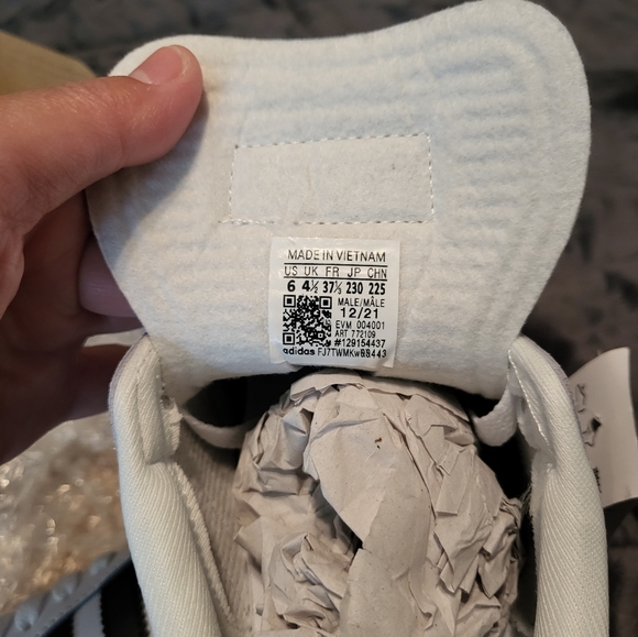 **SOLD ** Adidas Samba Classic White Women 6/Men/Youth 4.5 - Picture 4 of 14